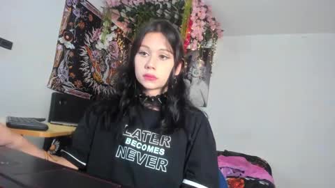 starmoonly online show from 02-16-25, 03:04