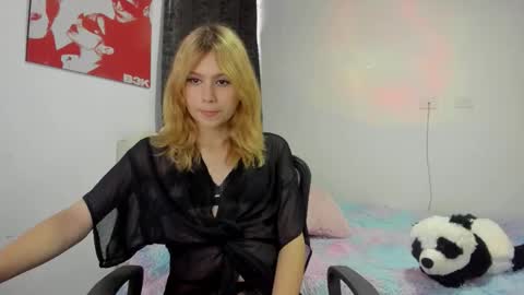 starmoonly online show from 11-30-25, 10:25