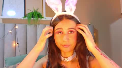 Snapshot of starrmoon__ chatting on 04-01-26, 03:07 M O O N online show from 04-01-26, 03:07