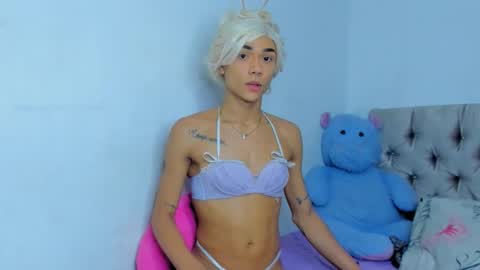 Snapshot of stassiebell chatting on 01-05-25, 11:33 stassiebell online show from 01-05-25, 11:33