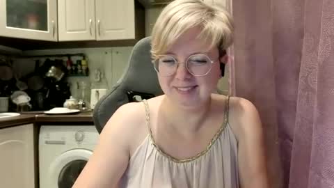 Snapshot of stasya_07 chatting on 01-10-26, 01:07 Stasya online show from 01-10-26, 01:07