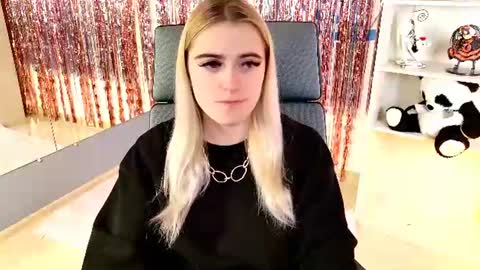 Snapshot of stef_nicks chatting on 07-17-26, 05:03 stef_nicks online show from 07-17-26, 05:03