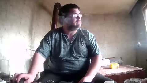 Snapshot of stefan90pt chatting on 02-11-26, 12:32 Stefan online show from 02-11-26, 12:32