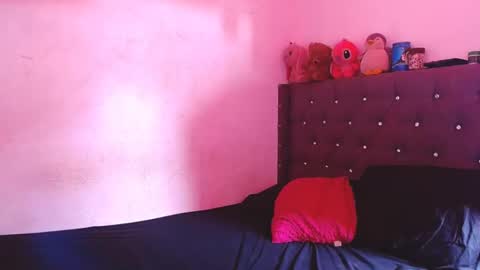 Snapshot of stefanny_2001 chatting on 03-04-25, 02:42 stefanny beautiful online show from 03-04-25, 02:42