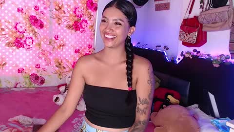 Snapshot of stefanny_pllus chatting on 12-11-24, 09:12 Im MiaIts my first day here online show from 12-11-24, 09:12