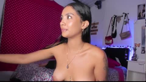 Snapshot of stefanny_pllus chatting on 12-28-24, 06:17 Im MiaIts my first day here online show from 12-28-24, 06:17