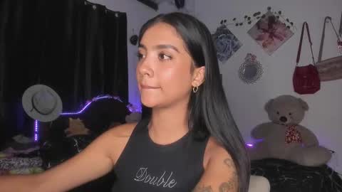 Snapshot of stefanny_pllus chatting on 02-14-25, 03:11 Im MiaIts my first day here online show from 02-14-25, 03:11
