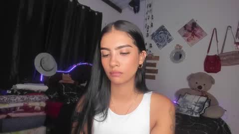 Snapshot of stefanny_pllus chatting on 02-19-25, 12:57 Im MiaIts my first day here online show from 02-19-25, 12:57