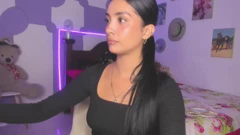 Snapshot of stefanny_pllus chatting on 03-11-25, 11:37 Im MiaIts my first day here online show from 03-11-25, 11:37