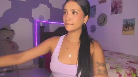 Snapshot of stefanny_pllus chatting on 03-12-25, 05:46 Im MiaIts my first day here online show from 03-12-25, 05:46