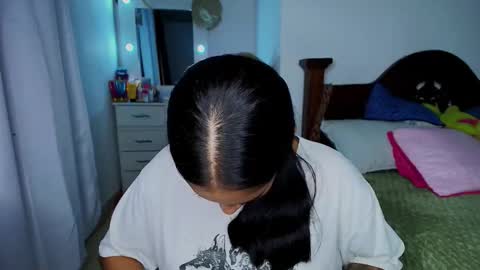 Snapshot of stefanny_pllus chatting on 10-23-25, 12:54 Im MiaIts my first day here online show from 10-23-25, 12:54
