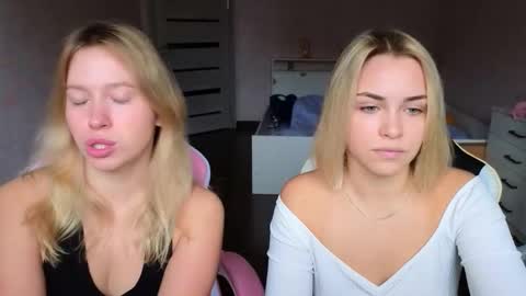 stefany_and_bettany online show from 10-15-25, 11:32