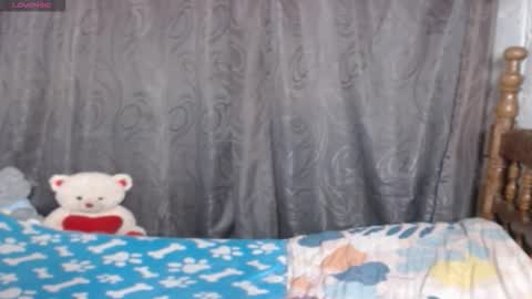 stefany_pablo1 online show from 11-09-25, 01:42