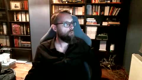 Snapshot of stefffg chatting on 10-12-25, 05:23 MeStef online show from 10-12-25, 05:23