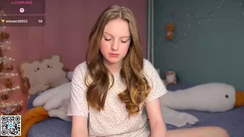 Snapshot of steffi_meoww chatting on 01-07-26, 08:00 STEFI Streams every day from 10 PM GTM1 online show from 01-07-26, 08:00