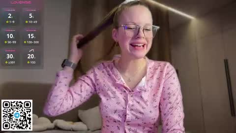 STEFI  Streams every day from 10 PM GTM1  online show from 04-21-26, 10:23