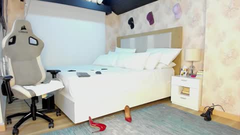 Zuly online show from 10-29-25, 01:19