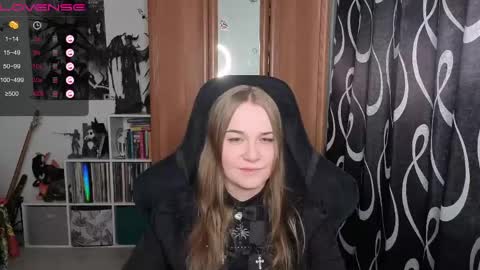 Snapshot of stella_and_carol chatting on 05-28-26, 10:12 Diana online show from 05-28-26, 10:12