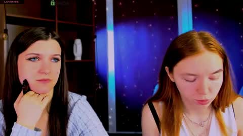 stella_flower online show from 04-26-26, 05:16