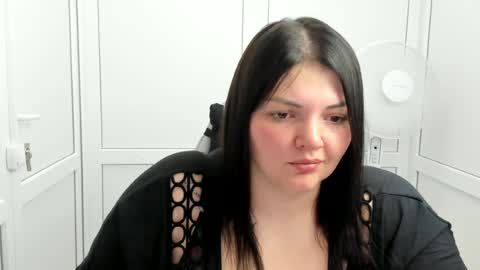 Snapshot of stella_la_ chatting on 06-15-26, 12:18 Stella online show from 06-15-26, 12:18