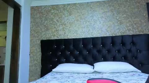 Estella online show from 11-04-25, 10:42