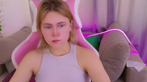 Stella 3 online show from 12-05-25, 08:23