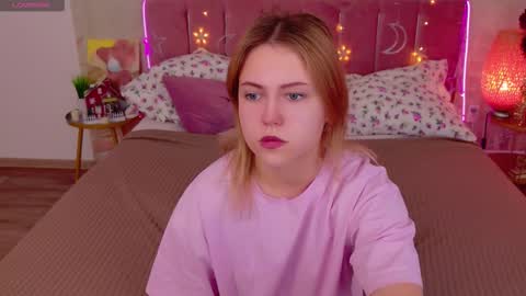 Stella 3 online show from 12-19-25, 07:59