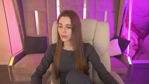 stellahoneywell online show from 11-16-25, 02:00