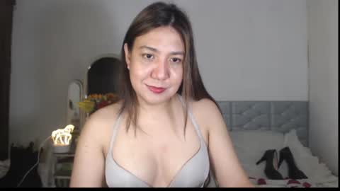 Stella online show from 11-22-25, 03:27