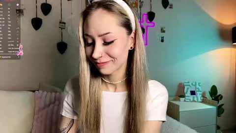 Snapshot of stellar_blade chatting on 05-02-26, 03:55 Alexia online show from 05-02-26, 03:55
