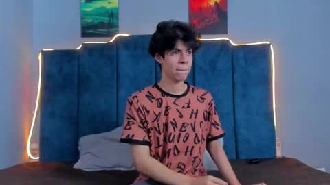 Snapshot of stellar_fox chatting on 12-17-25, 01:17 Ethan online show from 12-17-25, 01:17