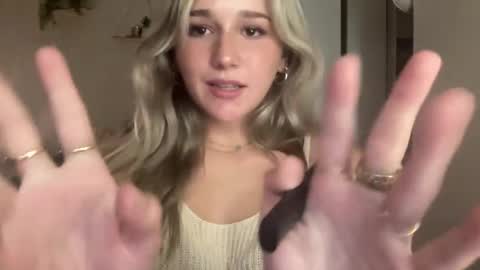 Snapshot of stellaraexox chatting on 02-06-25, 01:27 stellaraexox online show from 02-06-25, 01:27