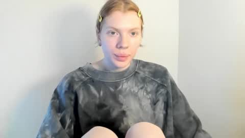 S T E L L A online show from 11-11-25, 09:53