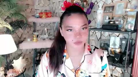 Snapshot of stellaxtemptationx chatting on 01-11-26, 06:29 Stella sweet online show from 01-11-26, 06:29