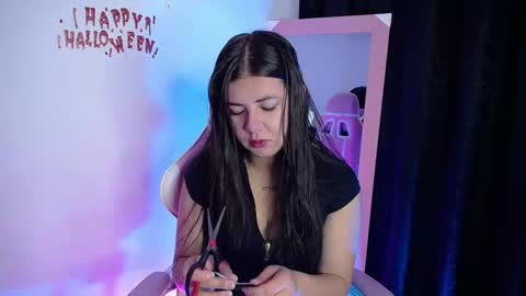 Emma online show from 10-26-25, 05:24