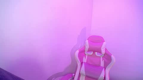 Emma online show from 11-10-25, 03:27