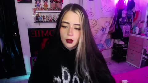 Snapshot of stephani_rousso chatting on 05-17-26, 11:01 joha cosmo online show from 05-17-26, 11:01