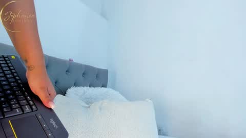 Snapshot of stephania_aguirre_ chatting on 01-24-25, 02:39 Stephania online show from 01-24-25, 02:39