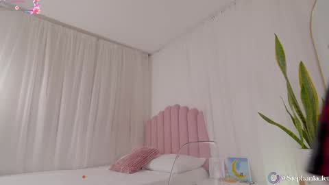 stephania_let online show from 11-24-25, 06:18