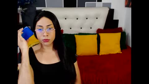 Snapshot of stephanieparadis25 chatting on 04-15-26, 01:18 stephanieparadis online show from 04-15-26, 01:18