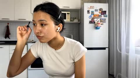 Snapshot of stephanieseidt chatting on 06-08-26, 06:47 Aiko online show from 06-08-26, 06:47