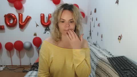 Stephanie   online show from 04-06-26, 10:27