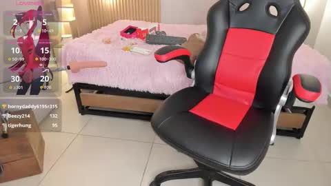 Stephany online show from 12-15-25, 03:27