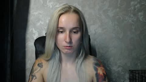 Snapshot of stephiepink chatting on 09-23-25, 10:18 Grace online show from 09-23-25, 10:18