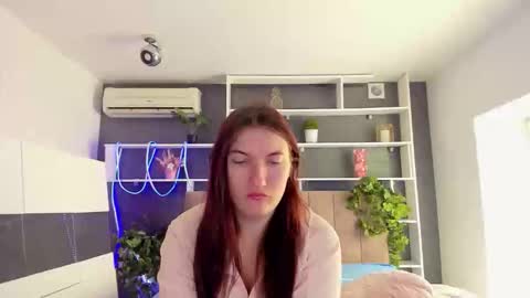 Stephie online show from 02-27-26, 07:41