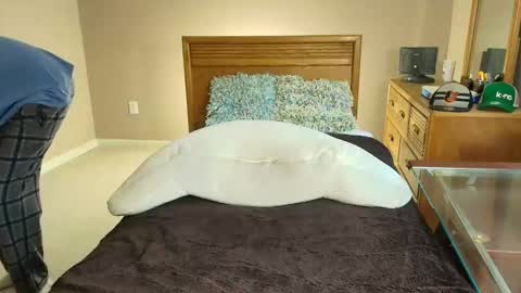 Snapshot of stephonstallion chatting on 12-03-25, 08:07 Stephon Stallion online show from 12-03-25, 08:07