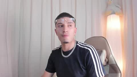 Snapshot of steven_starz chatting on 11-19-25, 04:01 Steven online show from 11-19-25, 04:01