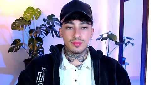 Daniel Steven Navarro online show from 04-17-26, 01:08