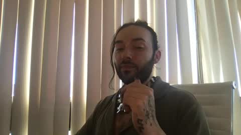 Snapshot of stevey_94 chatting on 09-26-25, 09:08 gay tease online show from 09-26-25, 09:08