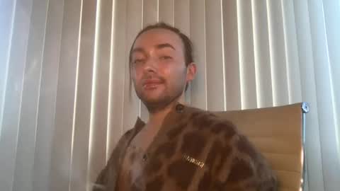 Snapshot of stevey_94 chatting on 10-26-25, 08:48 gay tease online show from 10-26-25, 08:48
